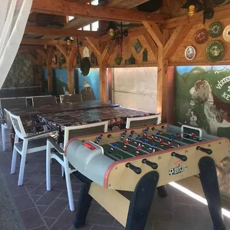 Samu Vendeghaz Appartamento Vertesszolos